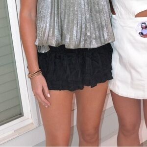 Black Bubble Mini Skirt with Ruffled Style